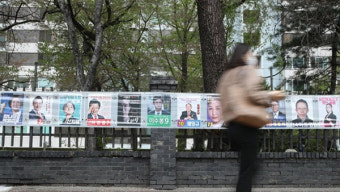 아이스크림 막대로 '장난삼아' 선거 벽보 찢은 중학생