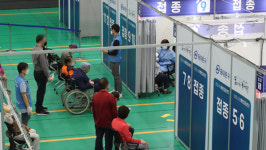 정부 고령층 접종 예약률 높일 방안 논의…인센티브도 검토