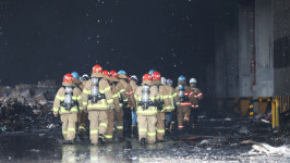 쿠팡물류센터 화재 사흘만에 초진…대응 1단계로 하향