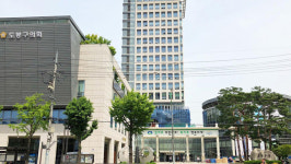 구청장 나와라…도봉구청 인근 건물 옥상에서 소동