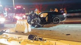 인천 영종해안북로 달리던 스포츠카 등 3중 충돌‥6명 사상