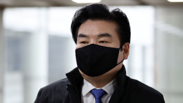 검찰, 화천대유 허위 고문료 지급 의혹 원유철 부인 조사
