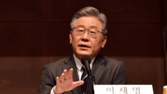 이재명, 전 국민 지원금에 