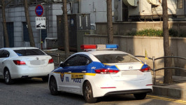 경찰관이 순찰차 불법주차하고 카페 갔다 진정 제기