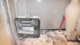 확진자 96명 입소한 생활치료센터 1층서 불‥인명피해 없어