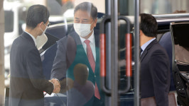 박진 성 김 만나 한미정상회담에서 논의될 북한 대응 방안 얘기할 것