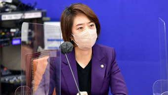 고민정 