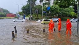 안산시 단원구 일대 도로 침수‥1시간 20분 교통 통제