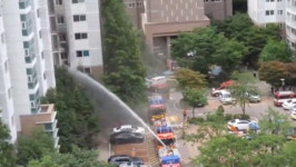 군포 아파트 화재로 50여 명 대피‥김치냉장고 화재 추정
