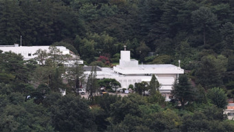 윤석열 대통령 체포영장 집행 시작, 변호인들 한남동 관저 도착 협의