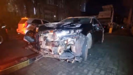 경부고속도로 부산 방향 김천 나들목 인근서 차량 4대 추돌‥1명 사망