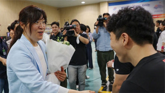 장미란 문체부 차관, 진천선수촌서 국가대표 격려