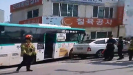 경기 평택의 한 사거리서 시내버스-SUV 충돌‥10명 부상