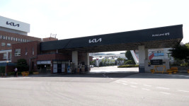 광명 기아차공장서 전기차 배터리 교체하던 40대 노동자 사망