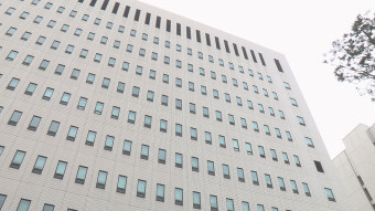 암투병 중인 아버지 살해 혐의 40대 아들 구속기소