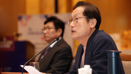 초등학교 영어수업에 로봇 교사 투입된다‥학생과 1대 1 회화