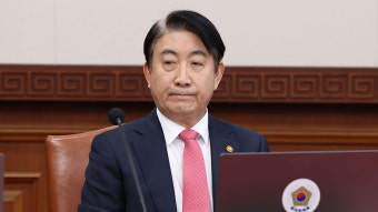 이동관 방통위원장, 탄핵안 처리 전 사의 표명