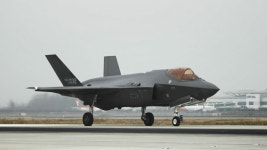 조류와 충돌 F-35A 전투기, 수리 비용 과다로 퇴역 판정