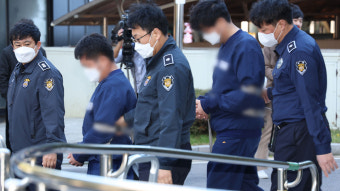 밀항 시도 영풍제지 주가조작 총책 구속