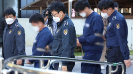 밀항 시도 영풍제지 주가조작 총책 구속