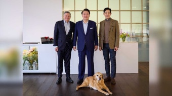 윤 대통령, 넷플릭스 CEO·이정재와 오찬‥김건희 여사도 참석