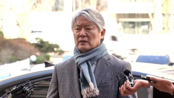 노환규 전 의협회장 경찰 출석‥
