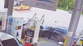 영동고속도로 횡성휴게소에서 차량 4대 추돌‥1명 사망