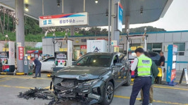 영동고속도로 횡성휴게소에서 차량 4대 추돌‥1명 사망