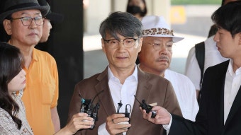 '김여사 명품백 수수 의혹' 최재영 목사 검찰 재출석