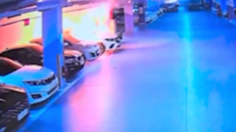 인천 청라 주차장 전기차 화재‥5시간 반 만에 큰 불길 잡혀