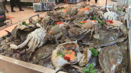 10원이라도 더 싸게 대형마트 최저가 꽃게 전쟁