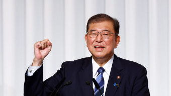 역사 인식 온건파 이시바 시게루, 일본 총리 선출