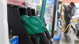 유류세 인하 두 달 연장‥인하 폭 조정에 휘발유 42원, 경유 41원 오른다