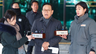 민주당 '윤석열 변호인단 대변인' 석동현 변호사 내란선전 혐의 고발