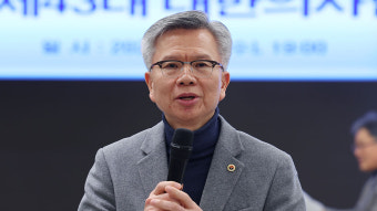 의협 새 회장에 '강경파' 김택우 당선‥