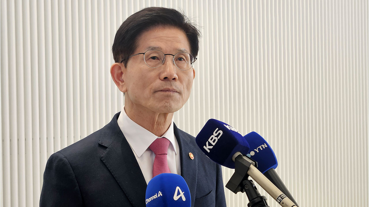 김문수, 윤석열 전 대통령 탈당 문제 발언 도리 아니라 강조