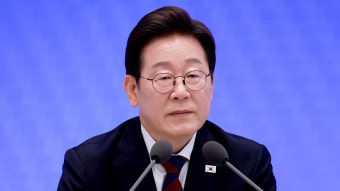 이재명 대통령, 스가 전 총리와 논의한 한일관계 협력 방안 강조