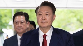 [속보] 내란특검, 윤석열 전 대통령에 내일 오후 2시 출석 요구