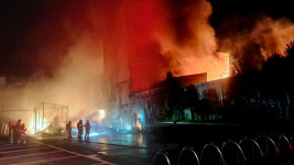 경기 화성 사료 제조공장 불‥4시간여 만에 완진