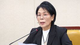 "최민희, 대기업·방송사·기업대표 등 8인에 800만 원 축의금 수령‥뇌물죄 고발"