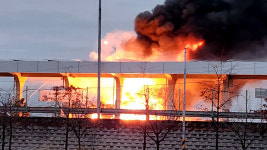 수도권제1순환고속도로 김포졸음쉼터서 차량 화재‥운전자 대피