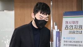 '문항 거래' 의혹 현우진, 혐의 부인‥