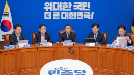 민주당 의원들, 연이은 유시민의 이 대통령 비판에 