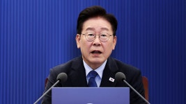 이 대통령 지지율 44% 보합‥민주-국힘 지지율 격차 줄어 [NBS]
