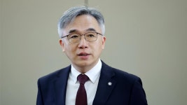 '박원순 피해자 신상 공개' 정철승, 법정구속‥징역 1년6개월