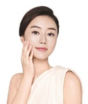 올 봄 메이크업 라인은 살리고, 사이즈는 줄이고