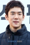 [포토]유연석, 여자보다 고운 피부 햇살받아 더욱 화사하게