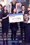 [포토]모델 이진영 아시아뉴스타모델선발대회 동안미소한의원상 수상