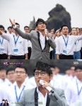 이승철 그날에 무료 배포 일본에 굴복할 의사 없다 음원수입도 모두 기부