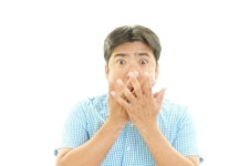 담배 끊었는데 입 속 쩐내 여전하다면, 전신질환 의심!